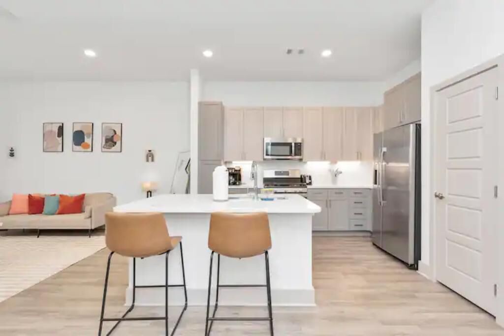 Photo of Kitchen in Greenway Plaza-Upper Kirby