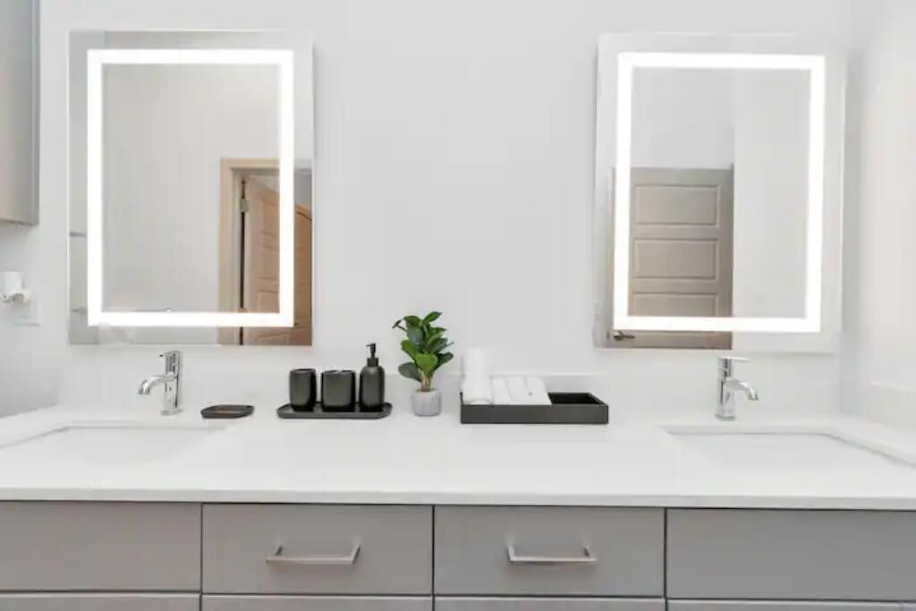Photo of Bathroom in Greenway Plaza-Upper Kirby