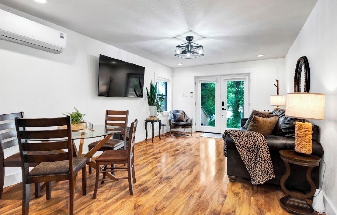 Photo of Livingroom in Van Buren