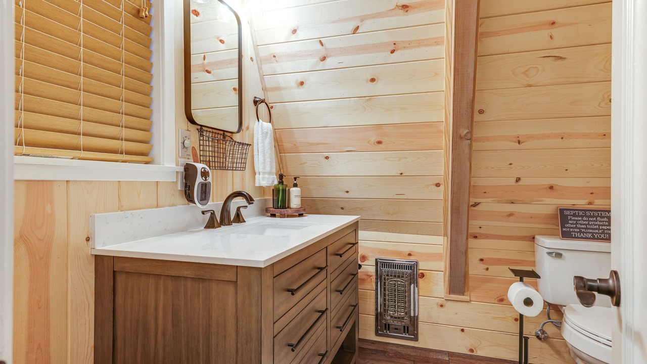 Photo of Bathroom in Dorrington