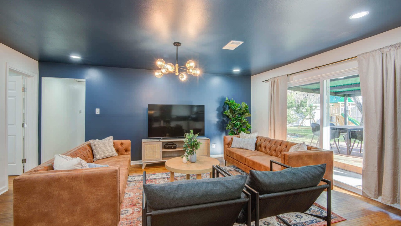 Photo of Livingroom in Woodlake - Briar Meadow