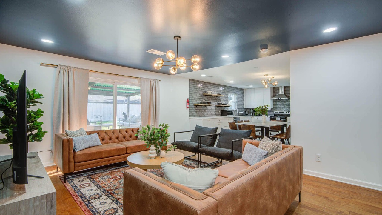 Photo of Livingroom in Woodlake - Briar Meadow