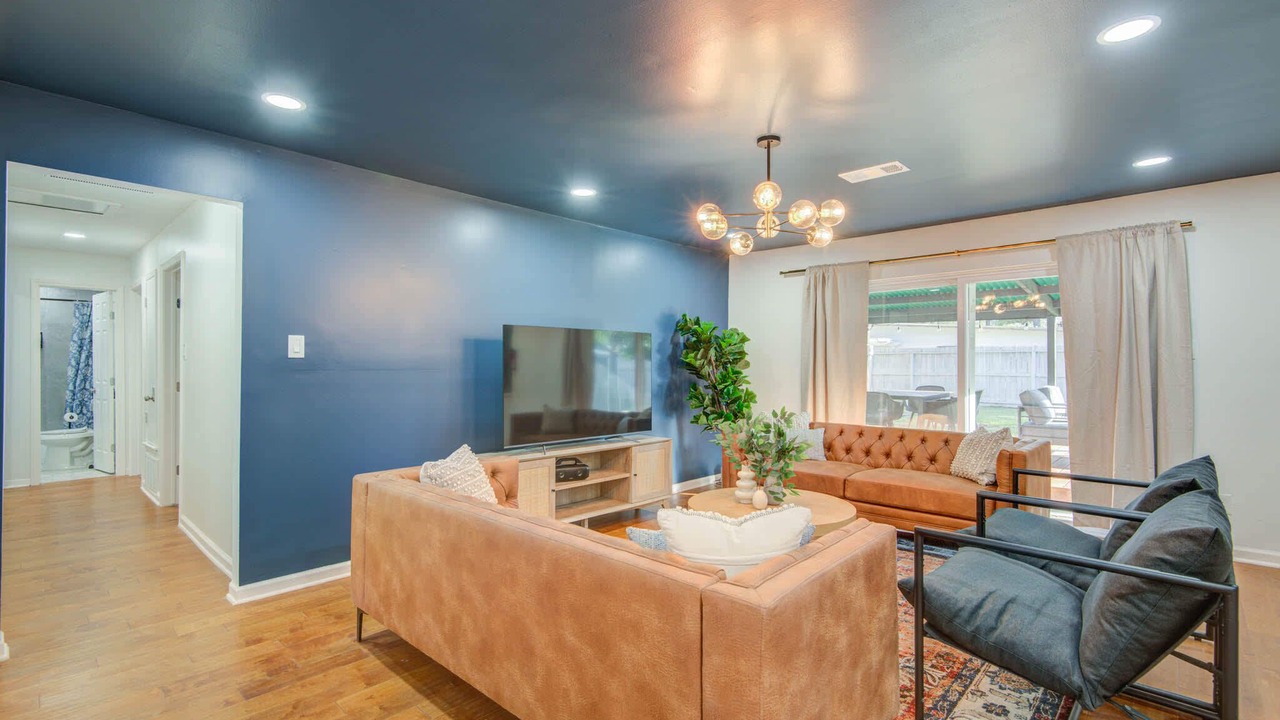 Photo of Livingroom in Woodlake - Briar Meadow