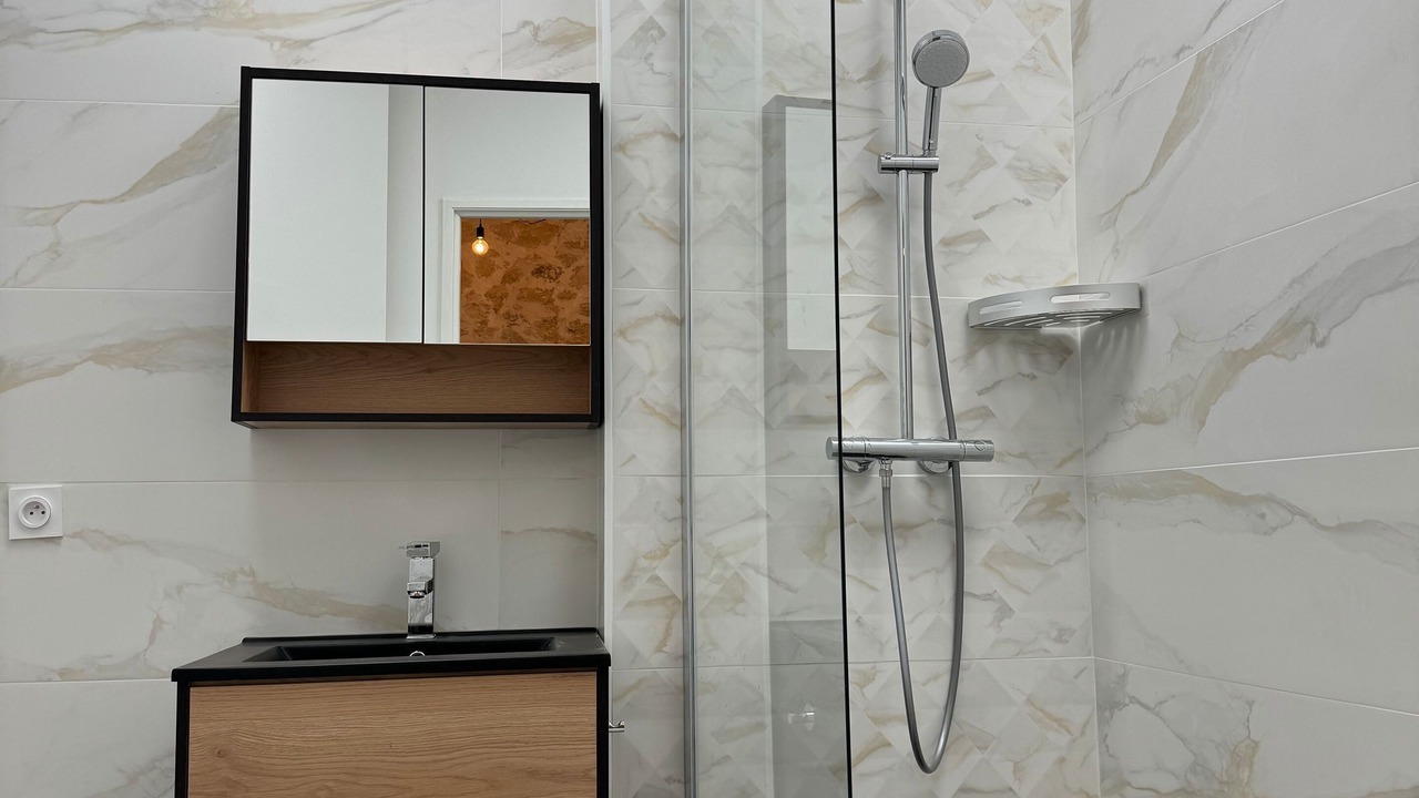 Photo of Bathroom in Gares