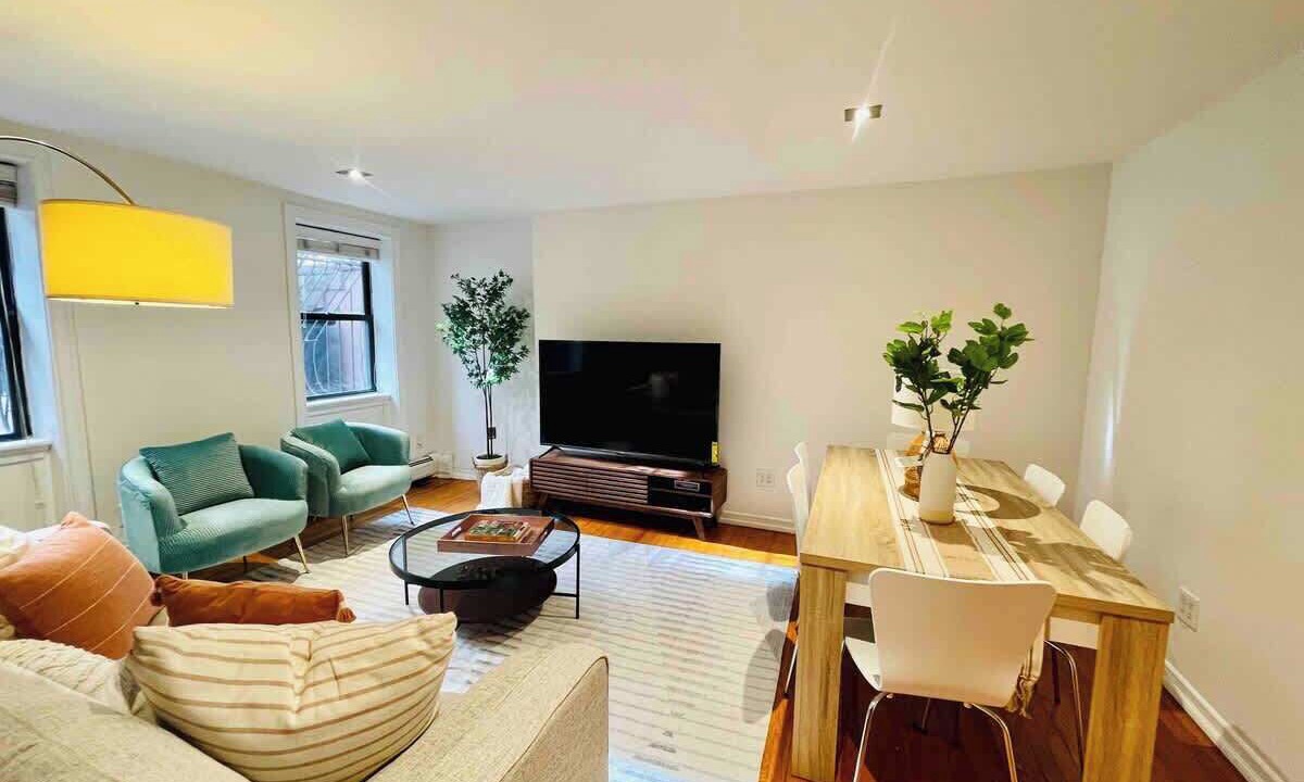Photo of Livingroom in Historic Downtown