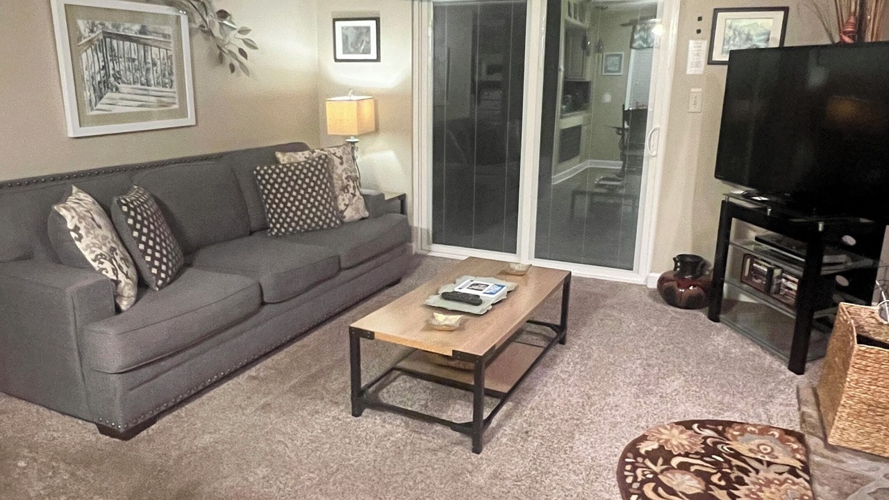 Photo of Livingroom in Pittman Center