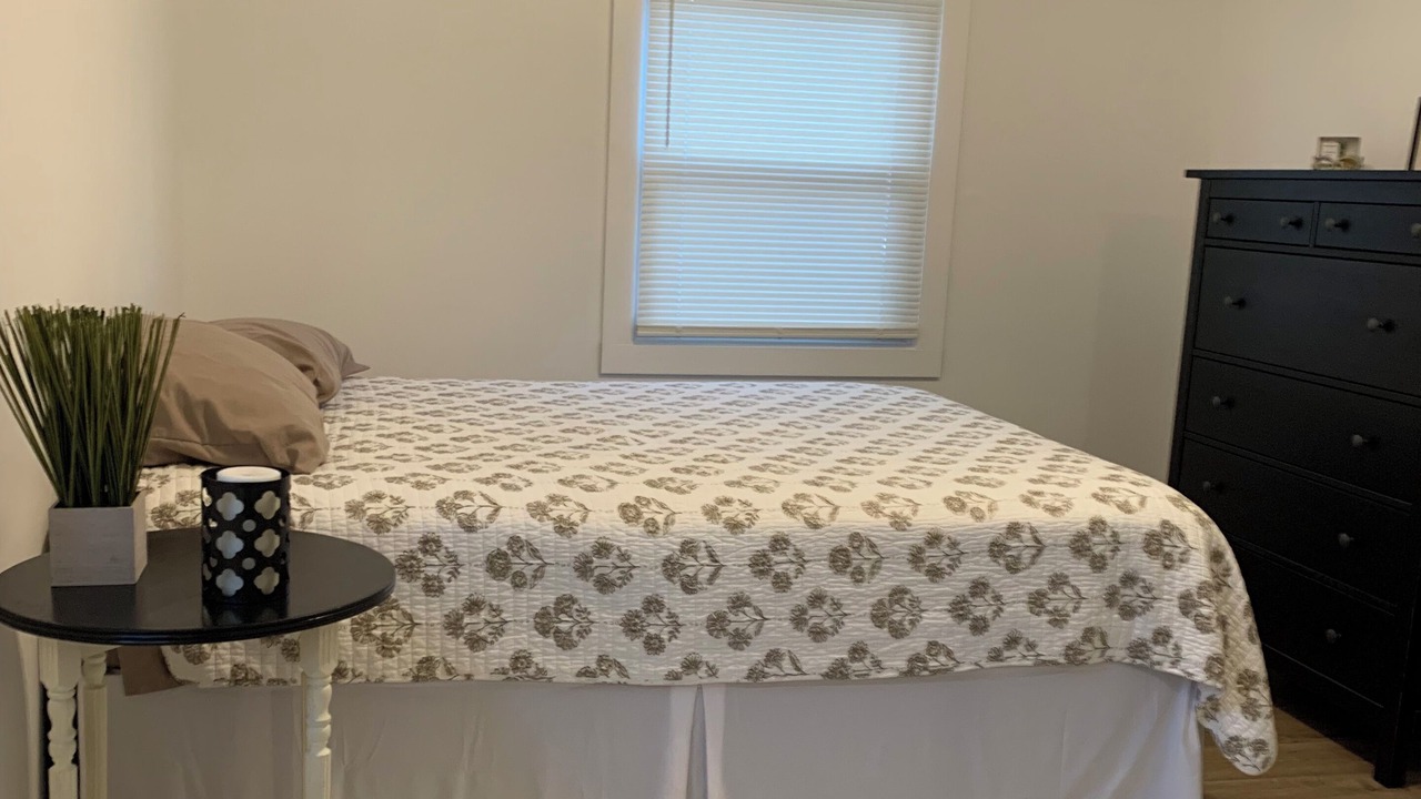 Photo of Bedroom in Lakeville