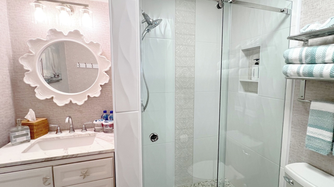 Photo of Bathroom in Beachwalk