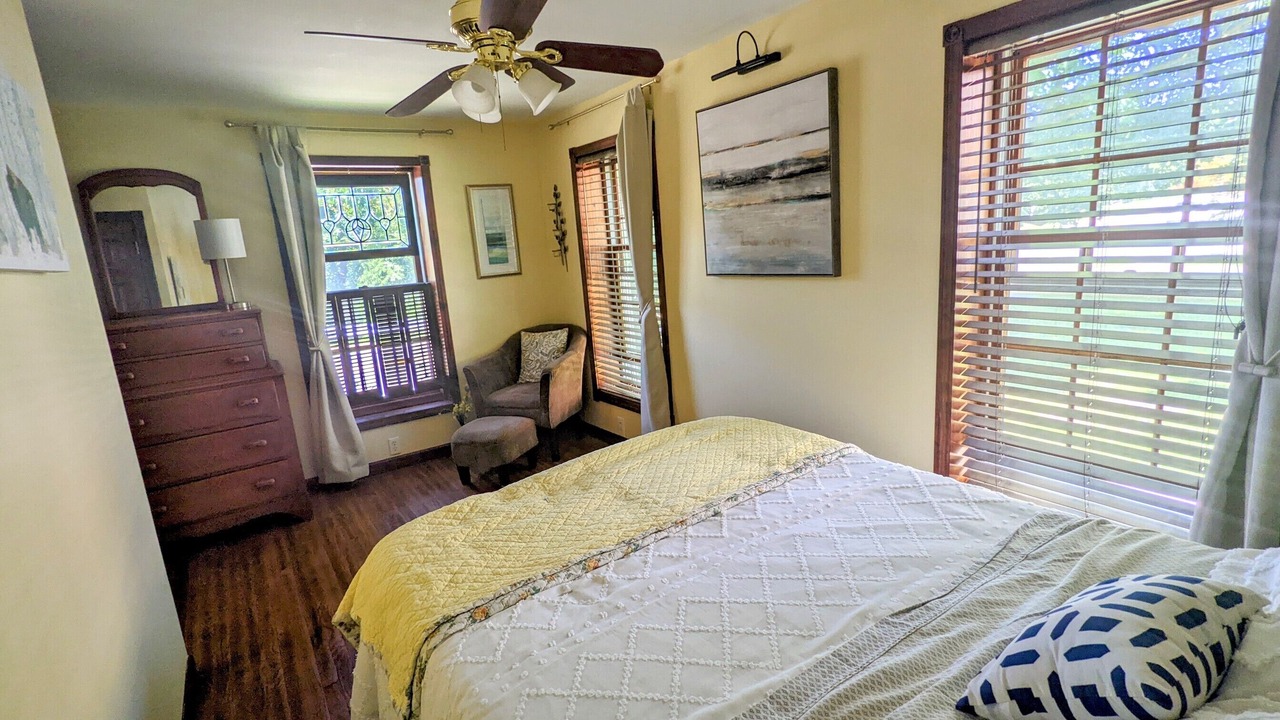 Photo of Bedroom in Williamsville