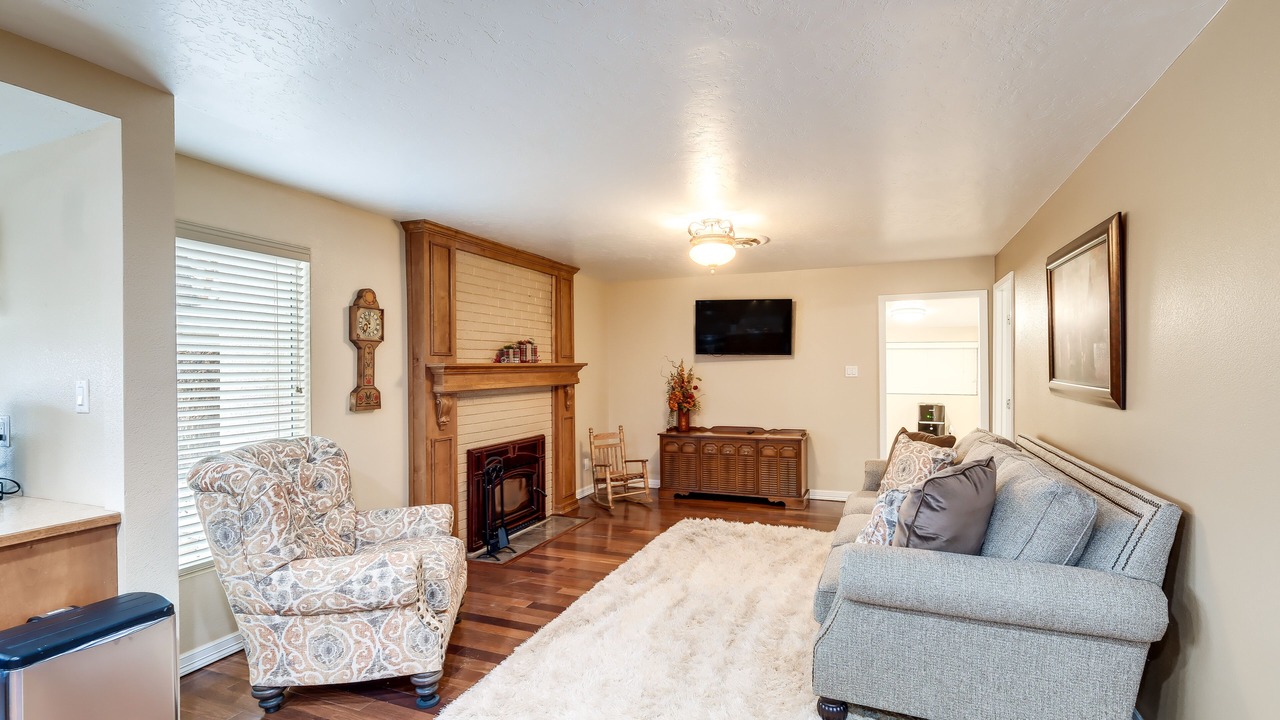 Photo of Livingroom in Lakewood