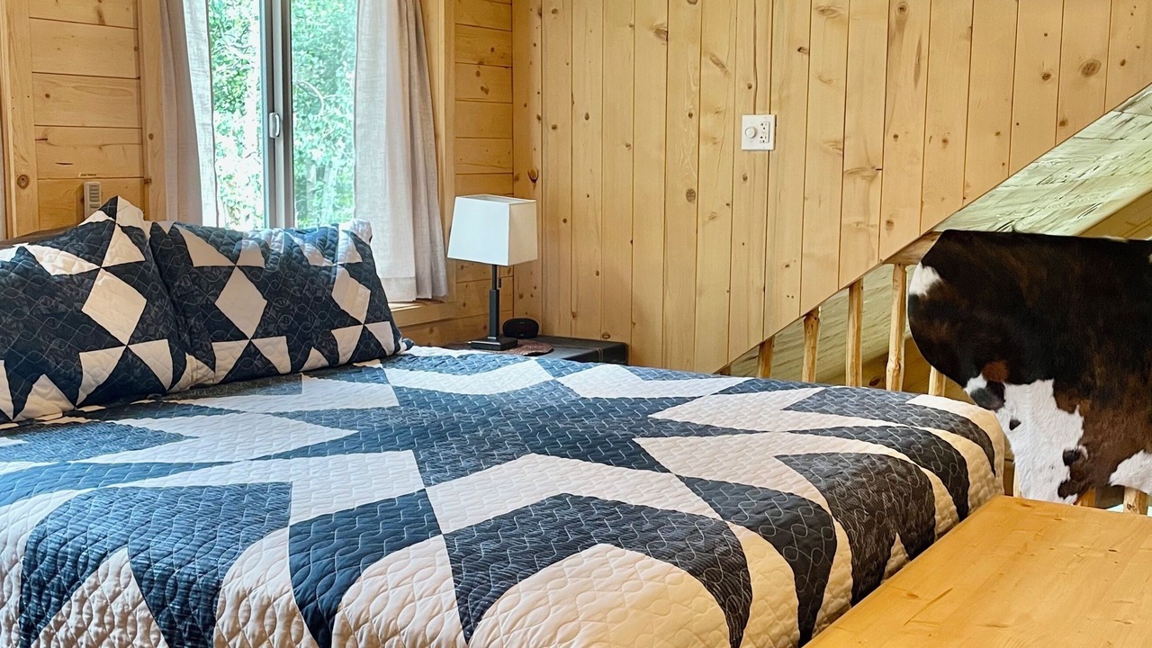 Photo of Bedroom in Garfield