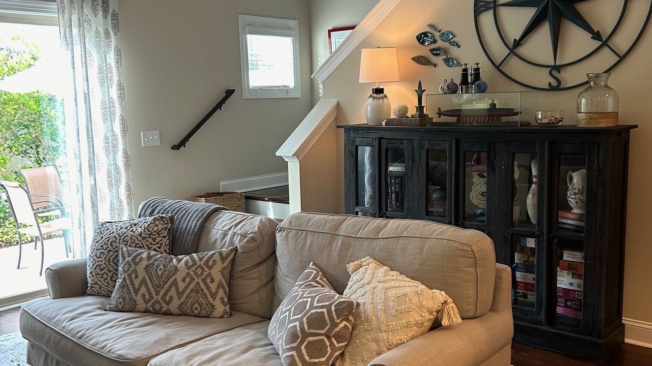Photo of Livingroom in Epworth Acres