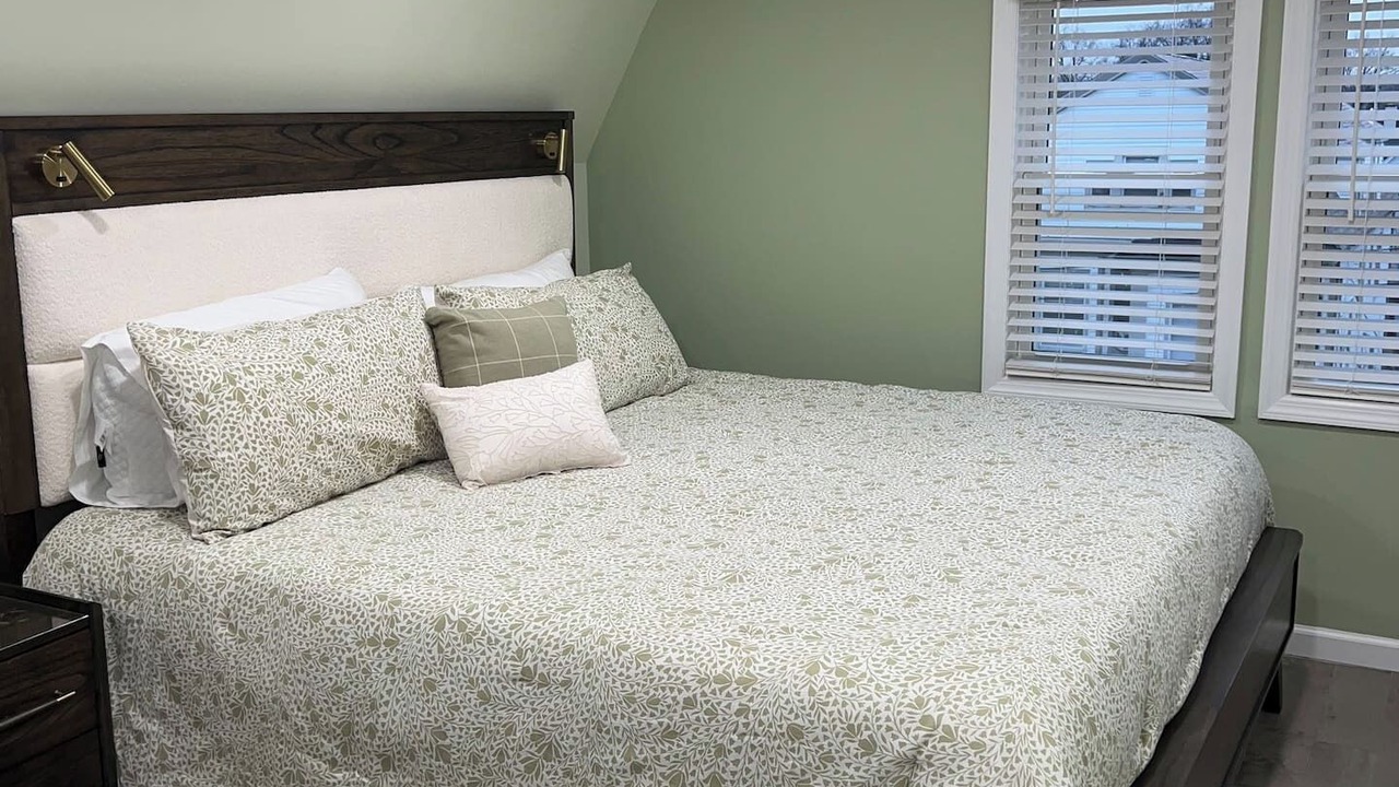 Photo of Bedroom in Belleville