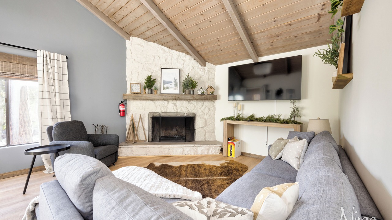 Photo of Livingroom in Brockway