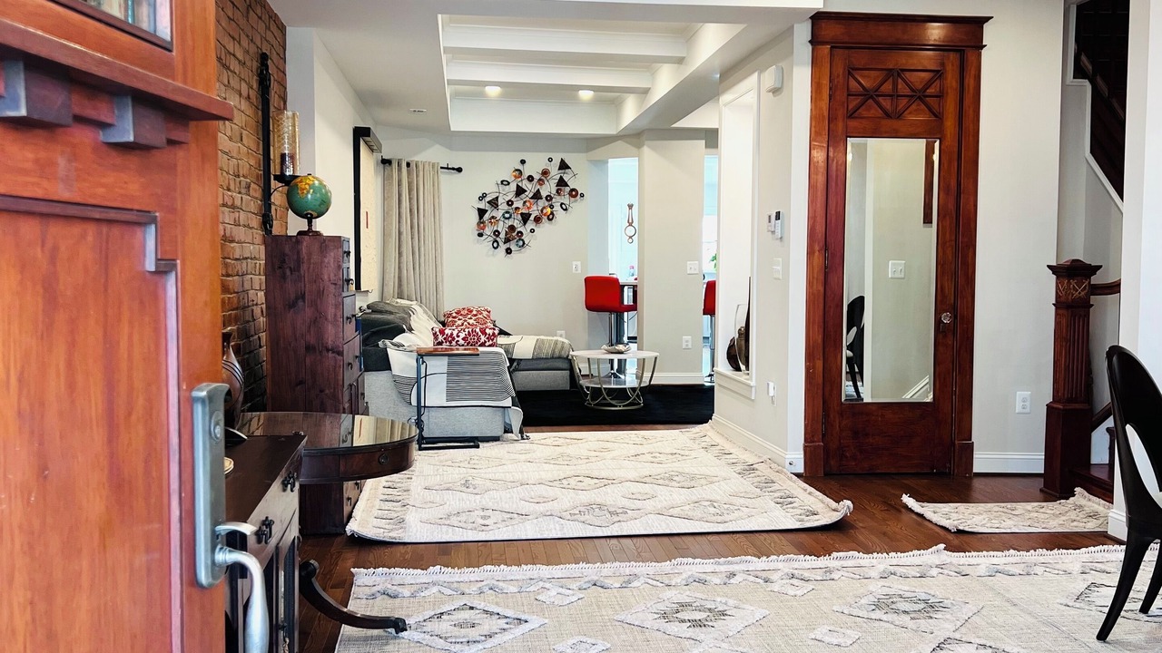 Photo of Others in Bloomingdale