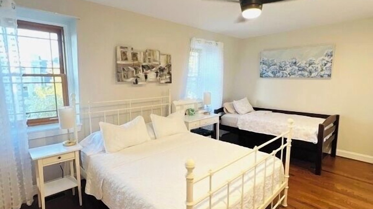 Photo of Others in Bloomingdale