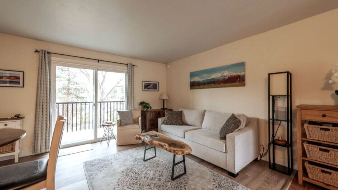Photo of Livingroom in Bend