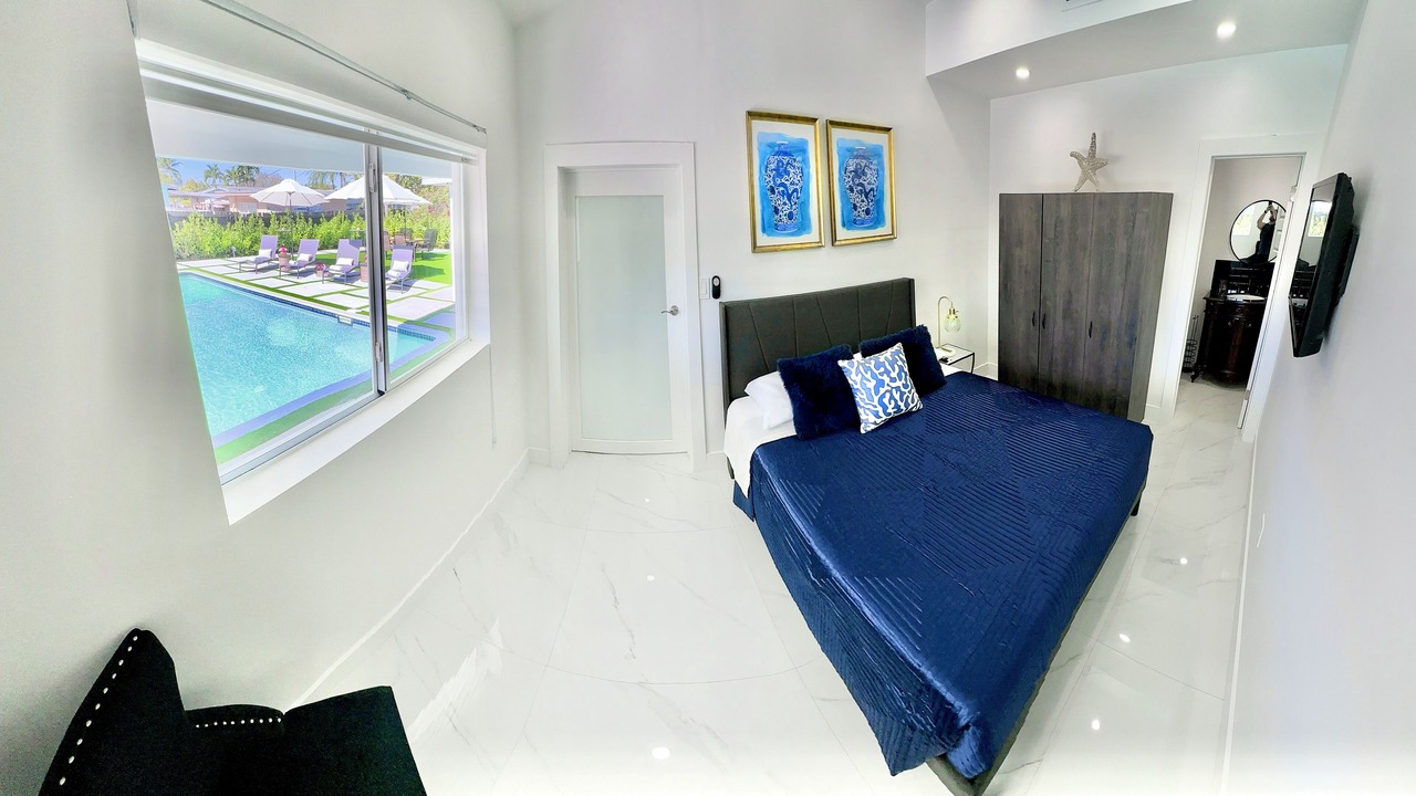 Photo of Bedroom in Ludlam