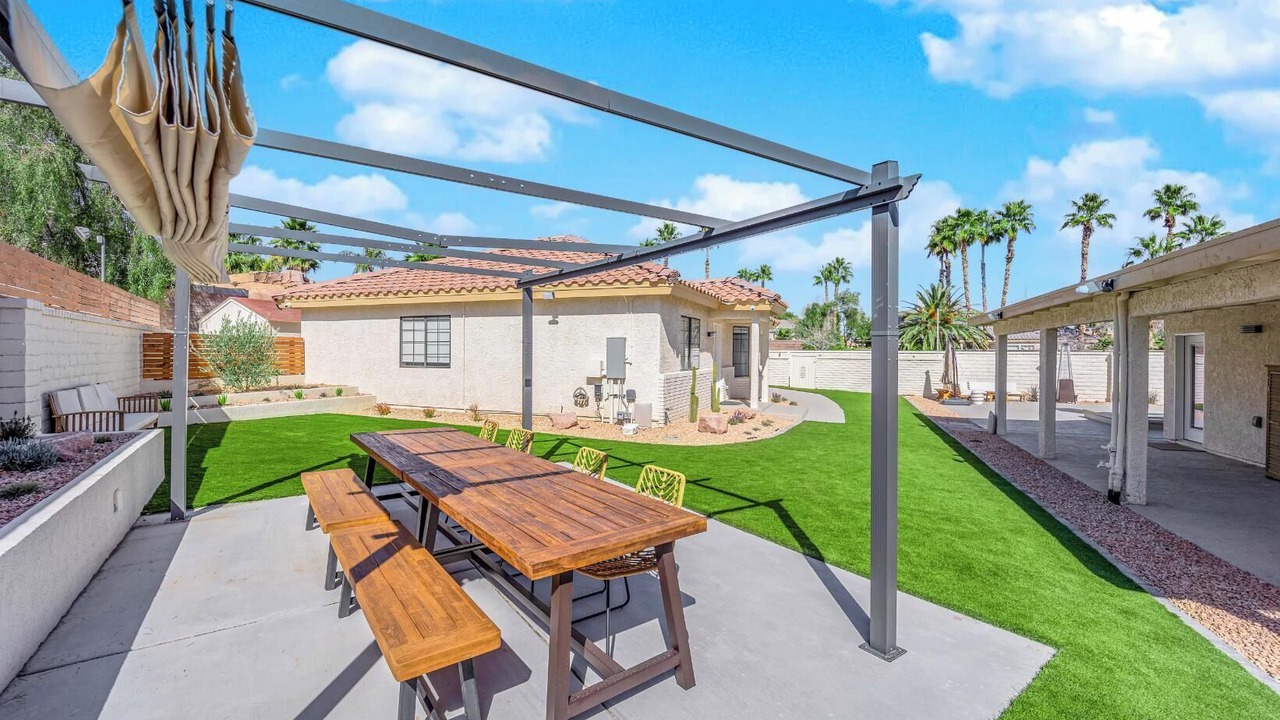 Photo of Outdoor in Canyon Gate