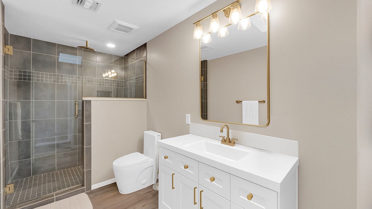 Photo of Bathroom in Canyon Gate