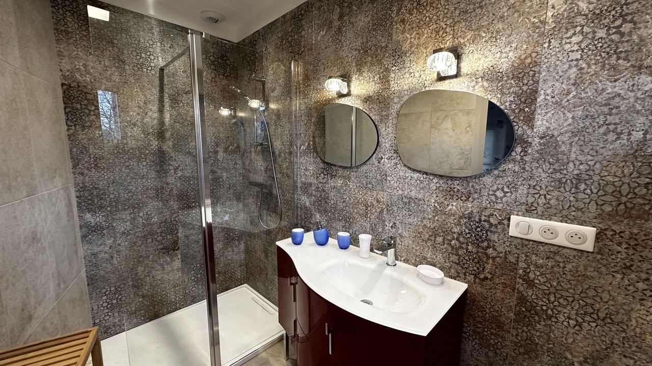 Photo of Bathroom in Lourmarin