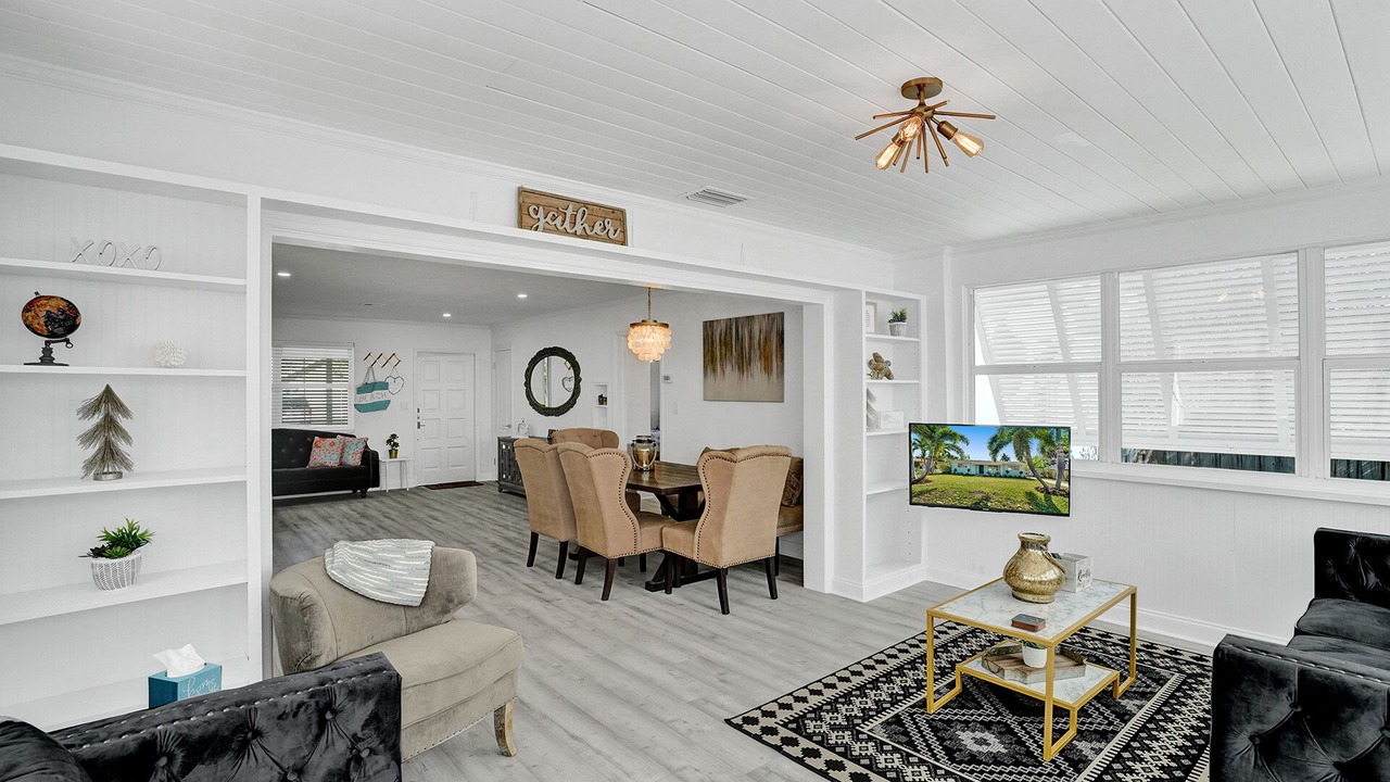 Photo of Livingroom in Lake Ida Shores