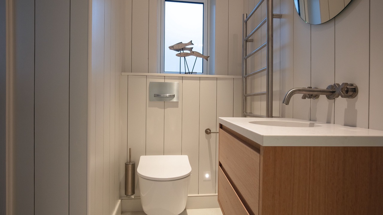 Photo of Bathroom in Rock