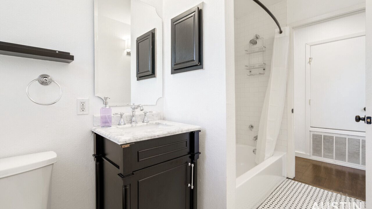 Photo of Bathroom in Windsor Park