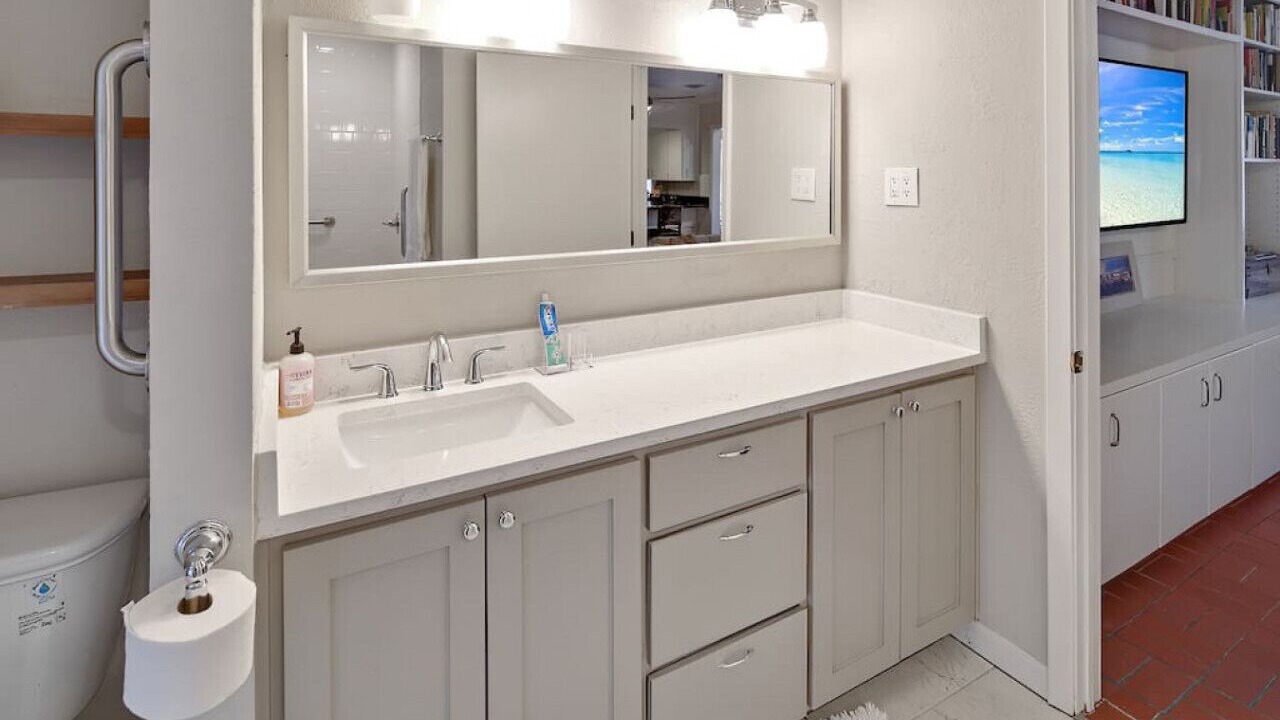 Photo of Bathroom in The Knoll