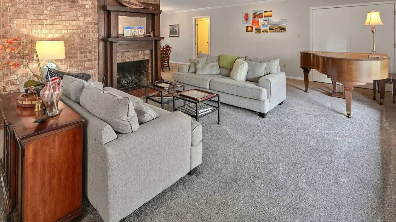 Photo of Livingroom in The Knoll
