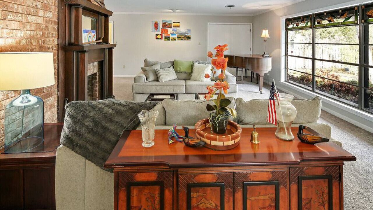 Photo of Livingroom in The Knoll