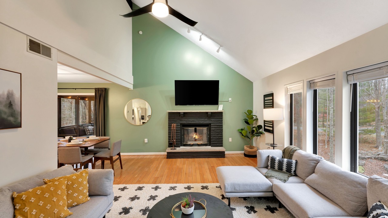 Photo of Livingroom in East Stroudsburg