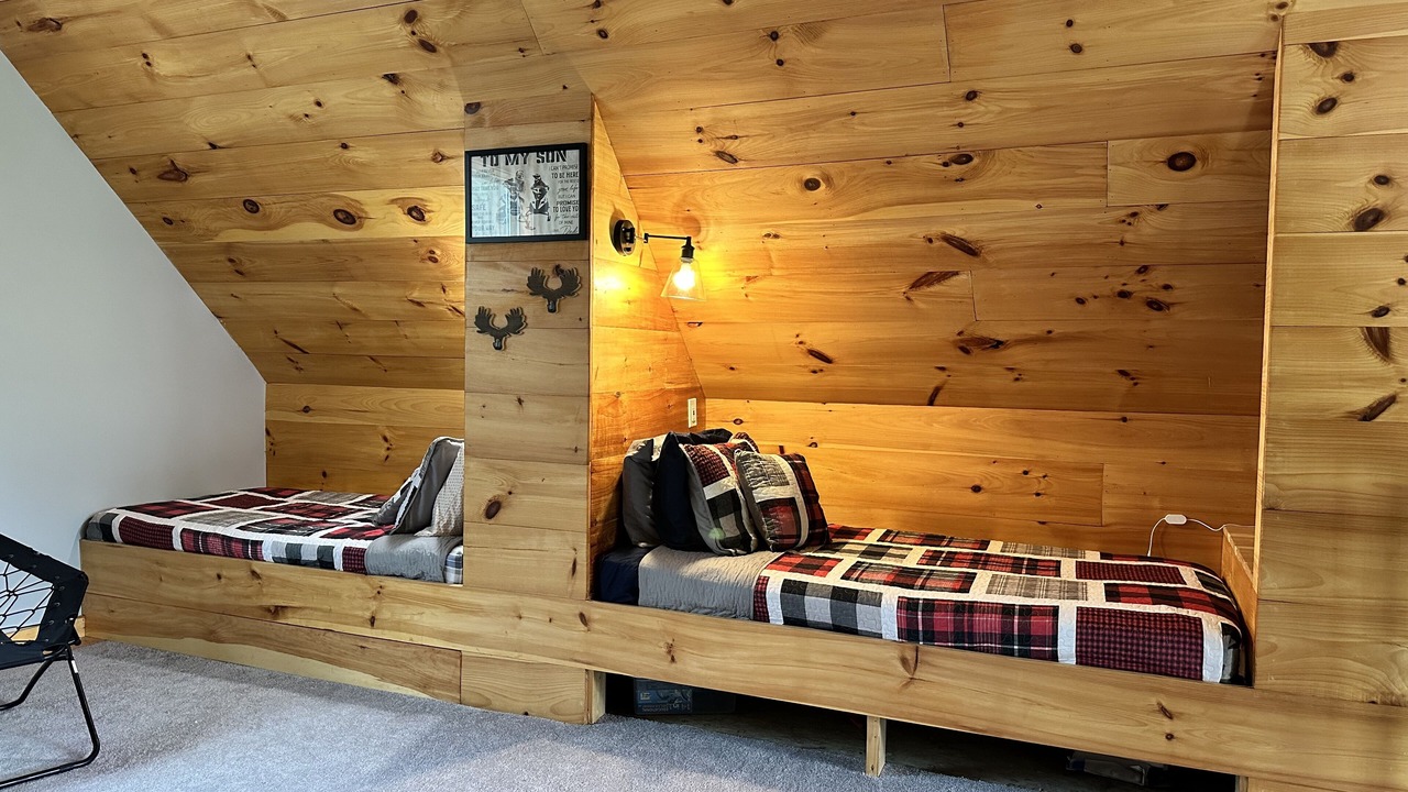 Photo of Bedroom in Stark