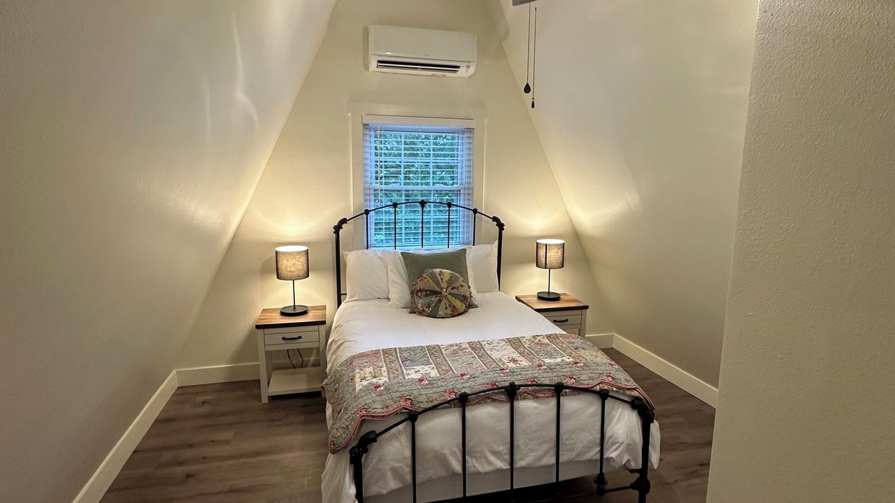 Photo of Bedroom in Crestline
