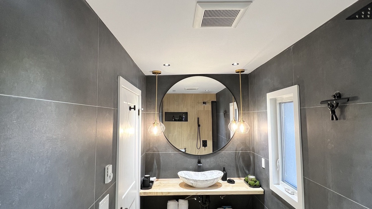 Photo of Bathroom in Adolphustown