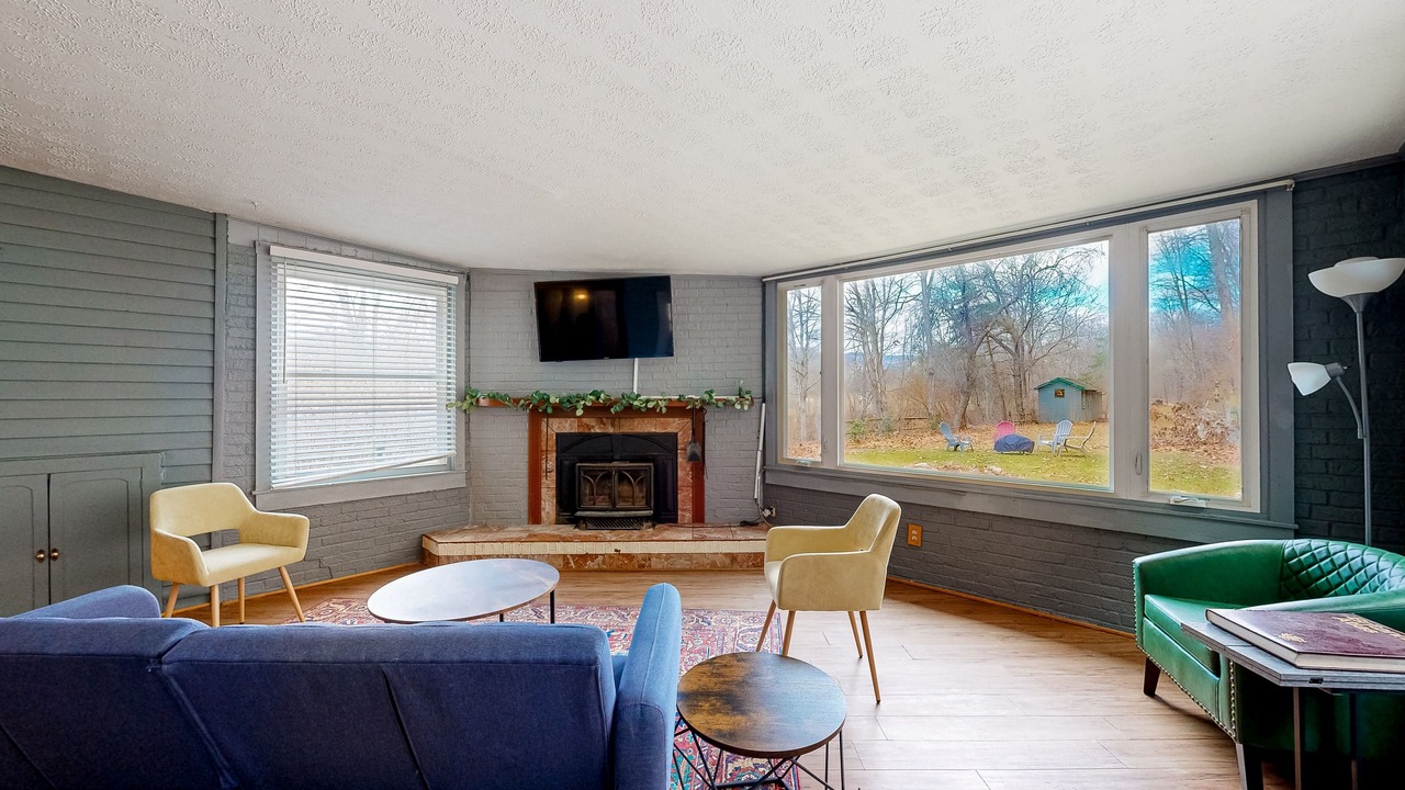 Photo of Livingroom in McDowell