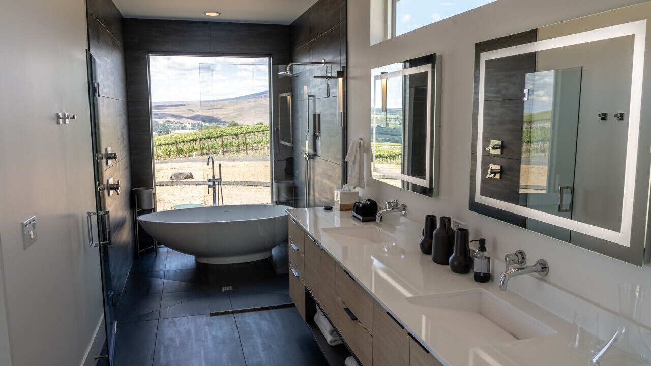 Photo of Bathroom in Benton City