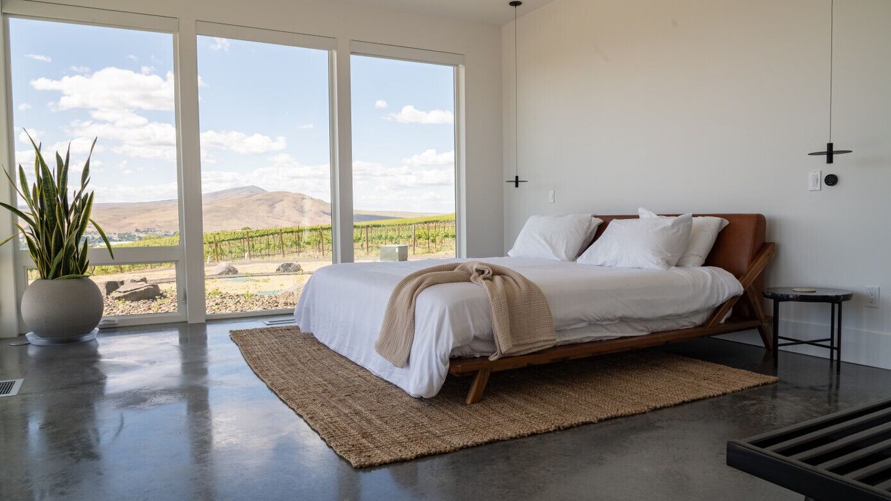 Photo of Bedroom in Benton City