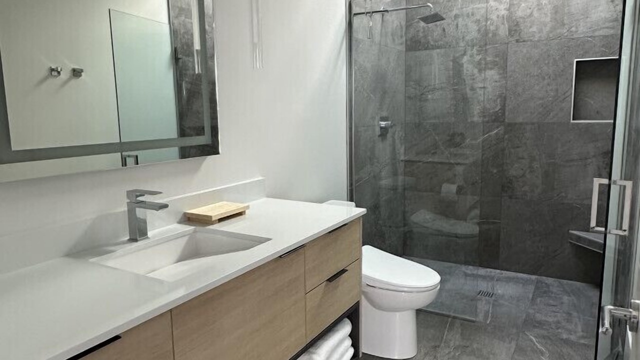 Photo of Bathroom in Benton City