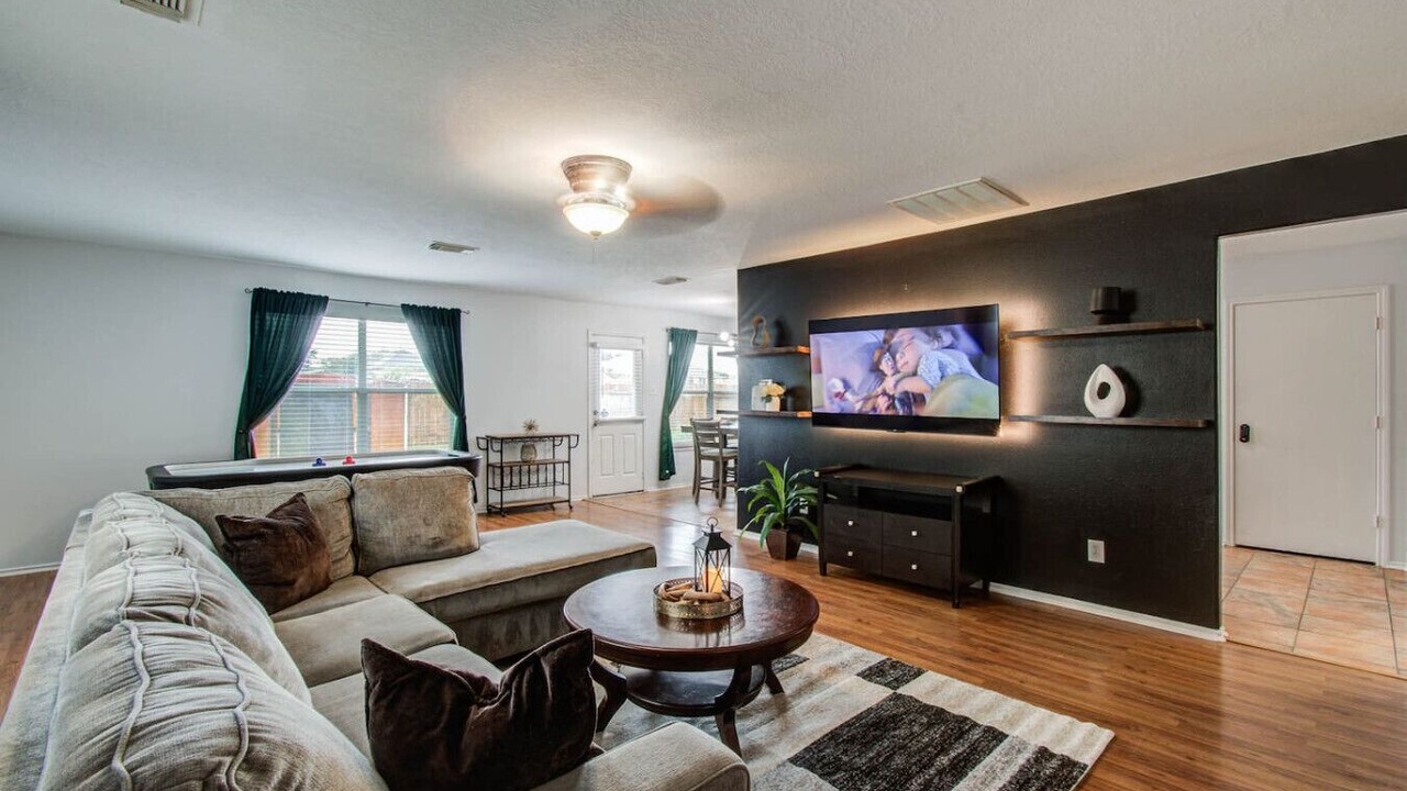 Photo of Livingroom in Houston