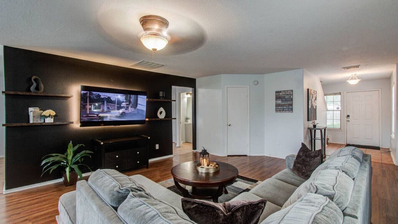 Photo of Livingroom in Houston