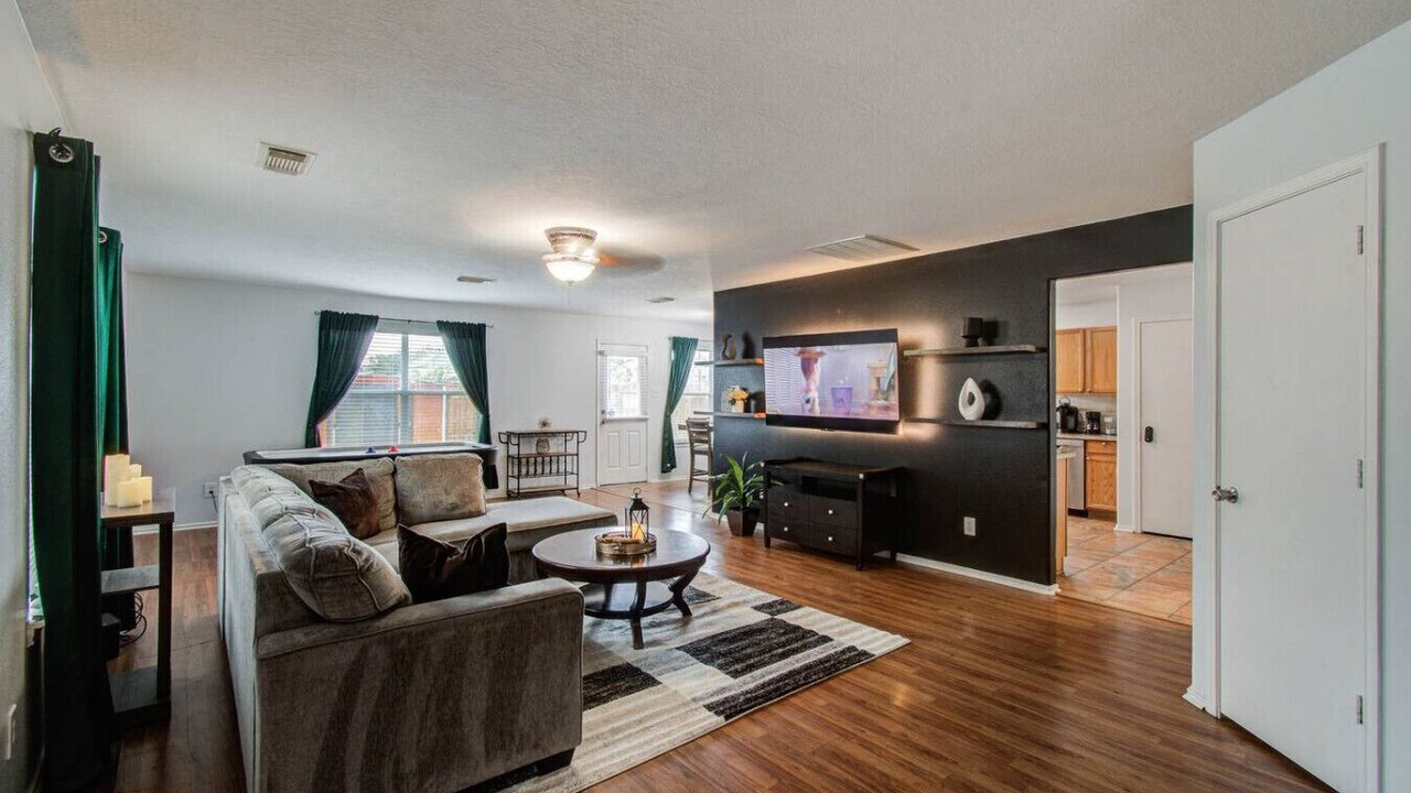 Photo of Livingroom in Houston
