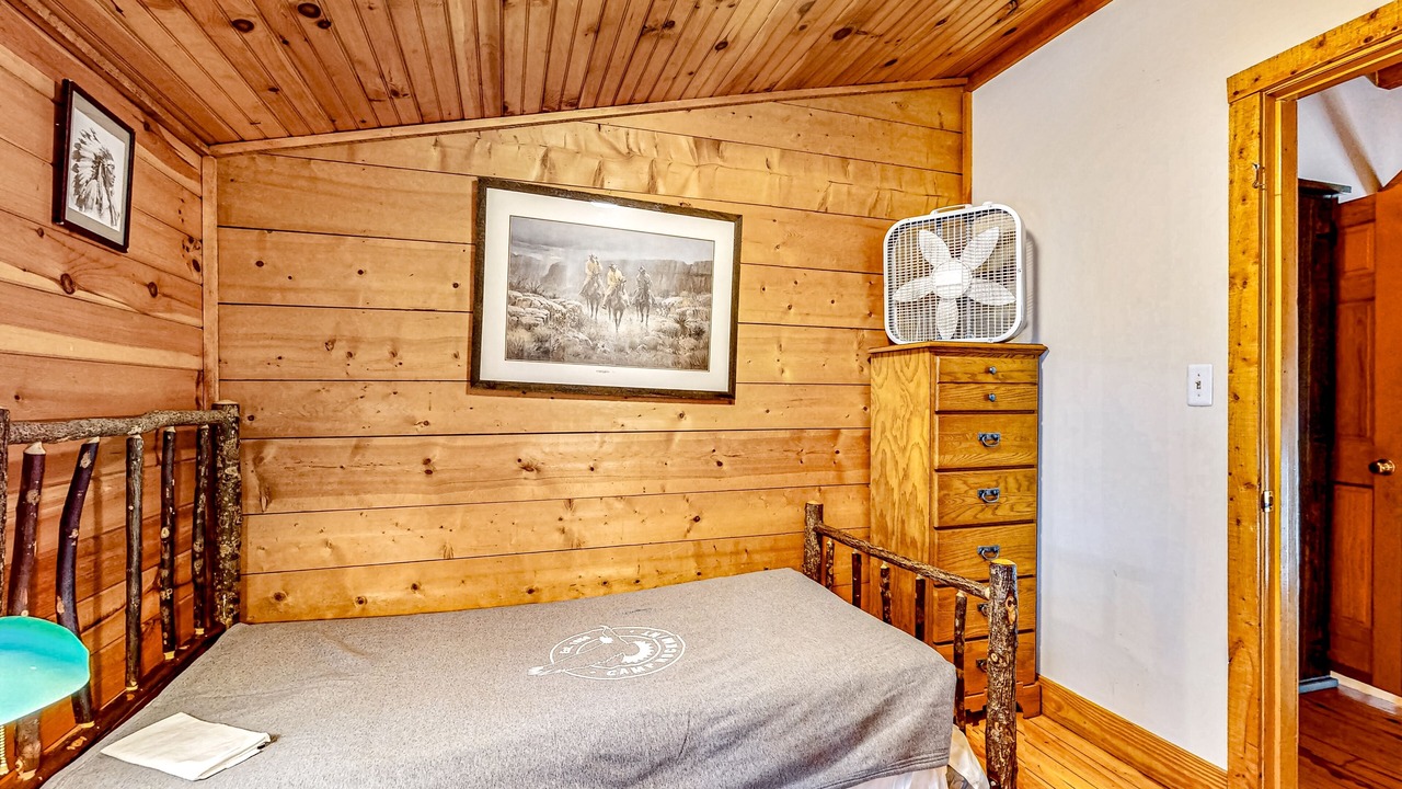 Photo of Bedroom in Black Mountain
