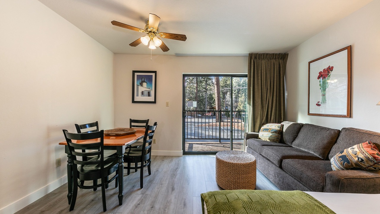 Photo of Livingroom in Truckee