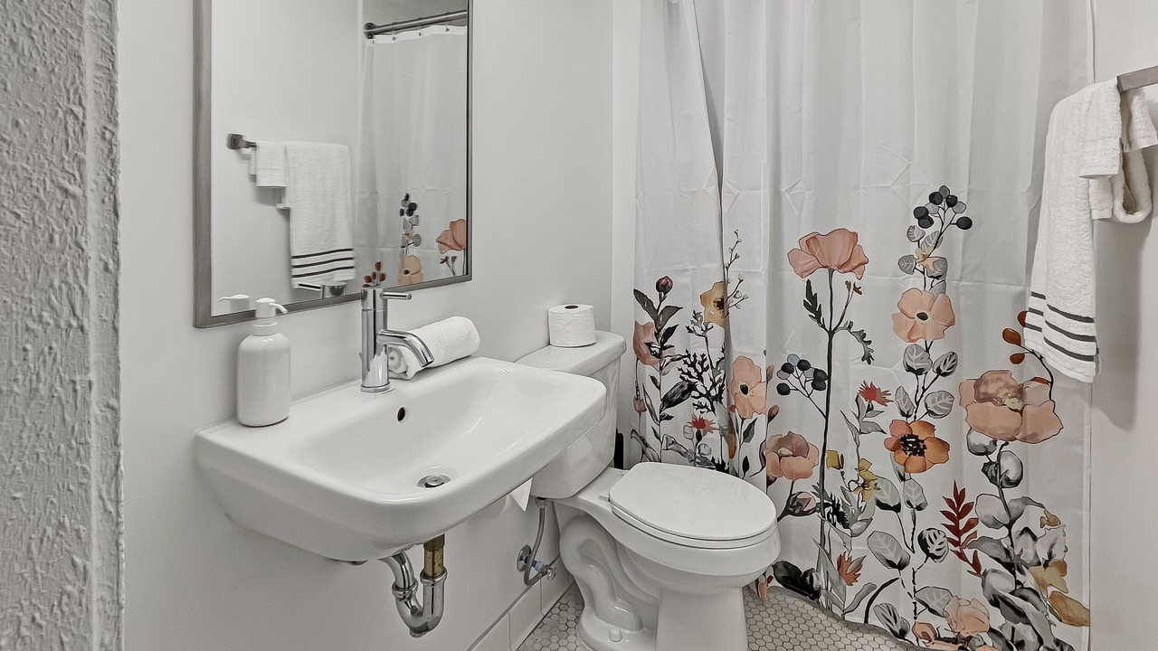 Photo of Bathroom in Downtown Des Moines