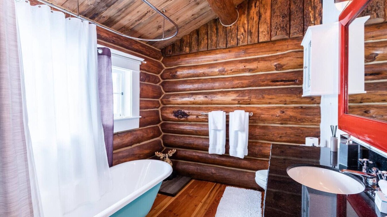Photo of Bathroom in Game Creek