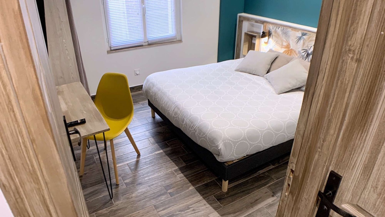 Photo of Bedroom in Quartier Saint-Clement - Jardin des Plantes