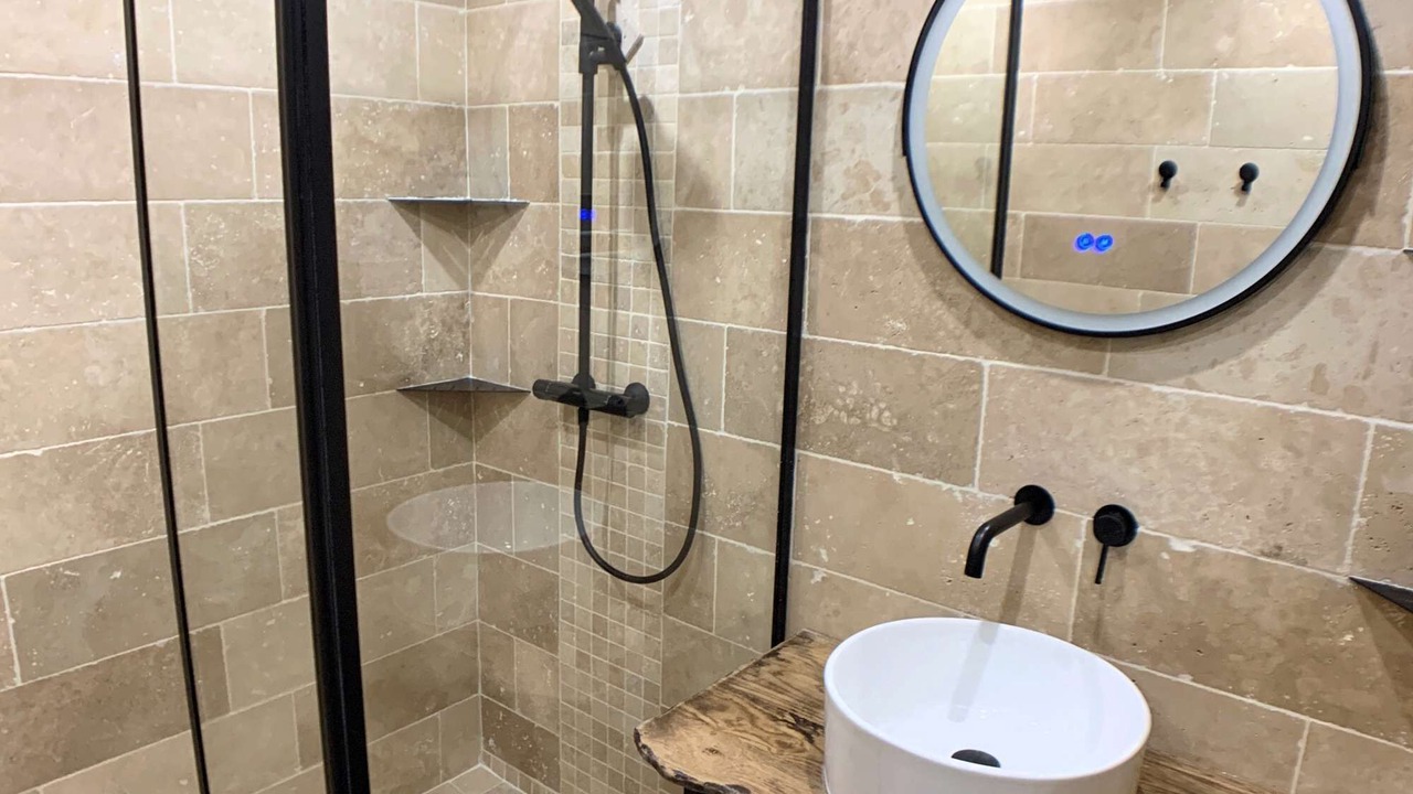 Photo of Bathroom in Quartier Saint-Clement - Jardin des Plantes