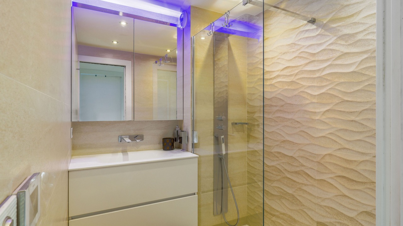 Photo of Bathroom in Issy-les-Moulineaux
