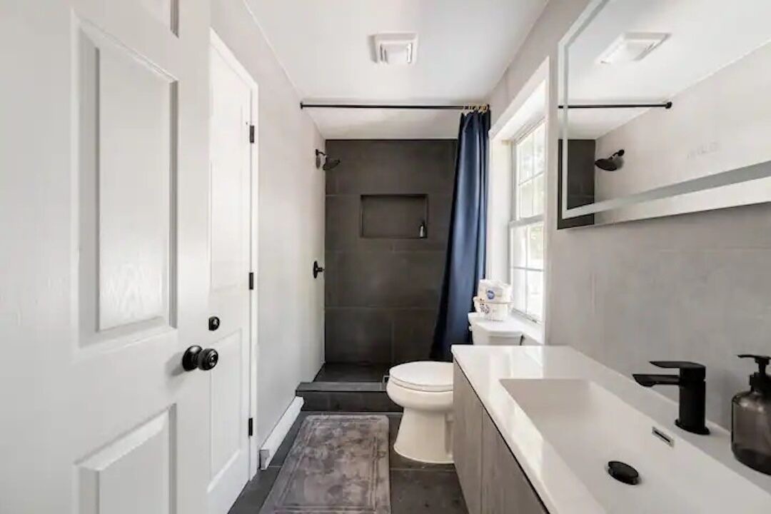 Photo of Bathroom in Campbell Hall